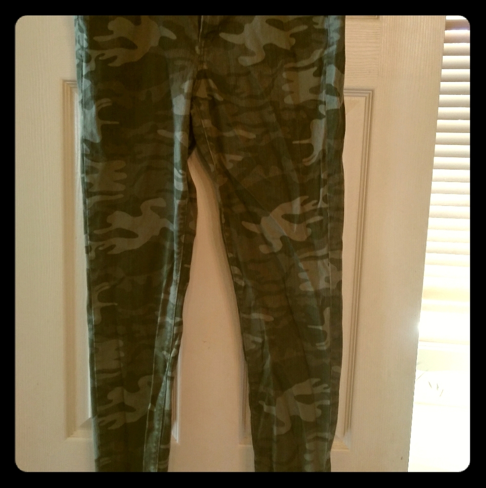 Loft camo skinny jeans